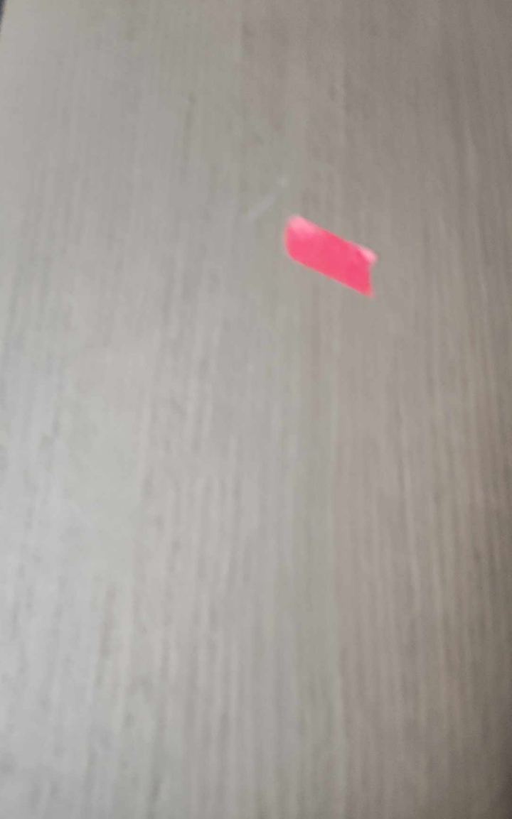 绍兴验房现场照片 · 入户门 · 门不正不平倾斜，门划痕划伤污染