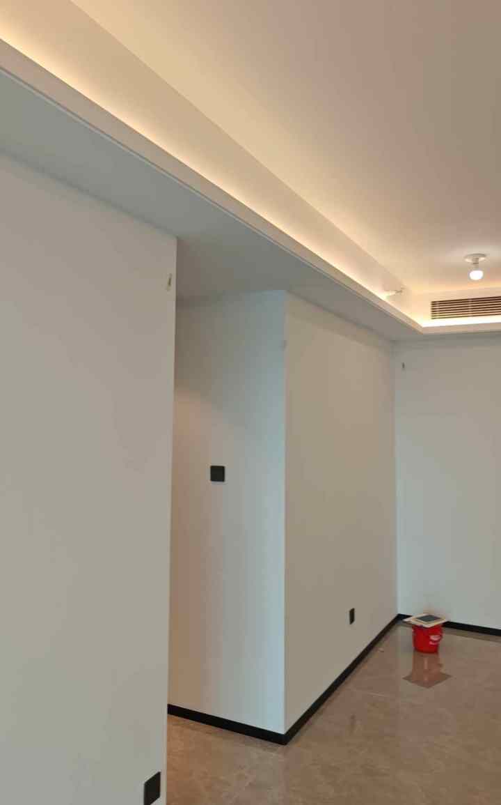 福州验房现场照片 · 全屋 · 全屋油漆多处磕碰破损 现场已标记
