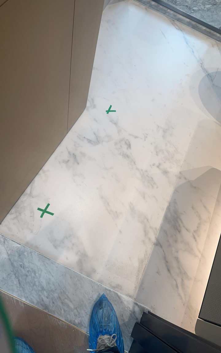成都验房现场照片 · 主卫 · 地面石材空鼓