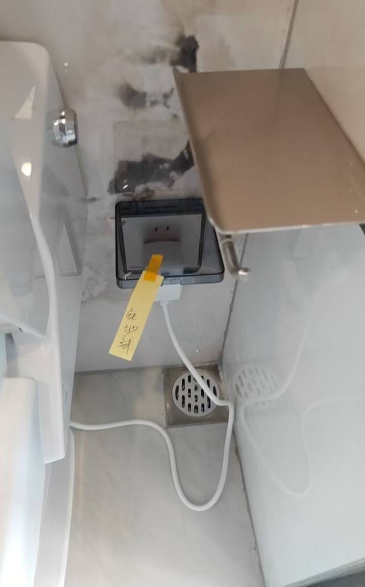 惠州验房现场照片 · 主卫 · 主卫马桶插座缺少地线