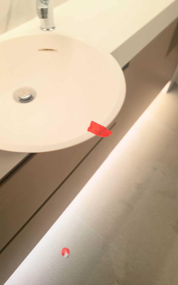 东莞验房现场照片 · 一楼卫生间 · 洗手盆底下漏水