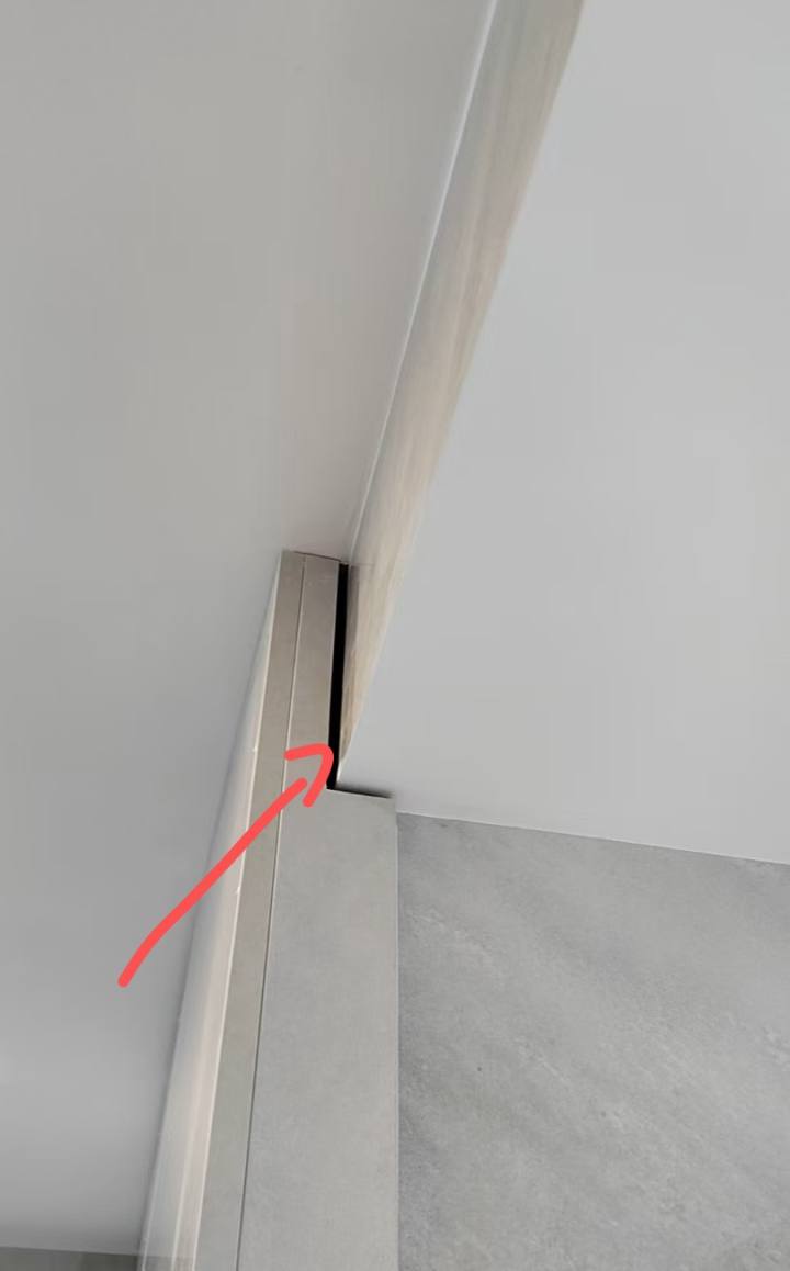 惠州验房报告现场照片 · 厨房 · 橱柜顶部安装露缝隙