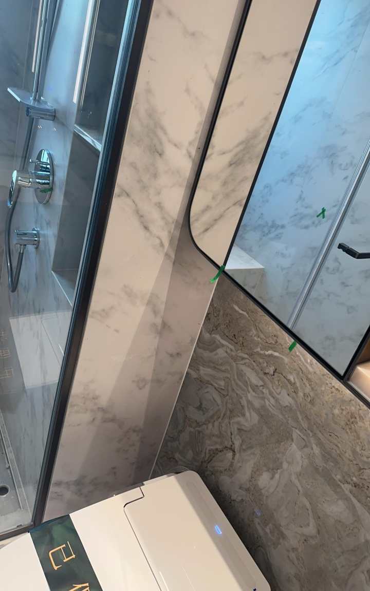 无锡验房现场照片 · 主卫 · 镜柜闭合大小缝隙
