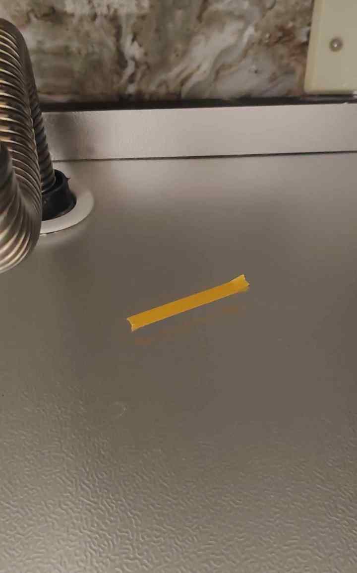 南宁验房现场照片 · 卫生间 · 柜子发黑，泡水，变形